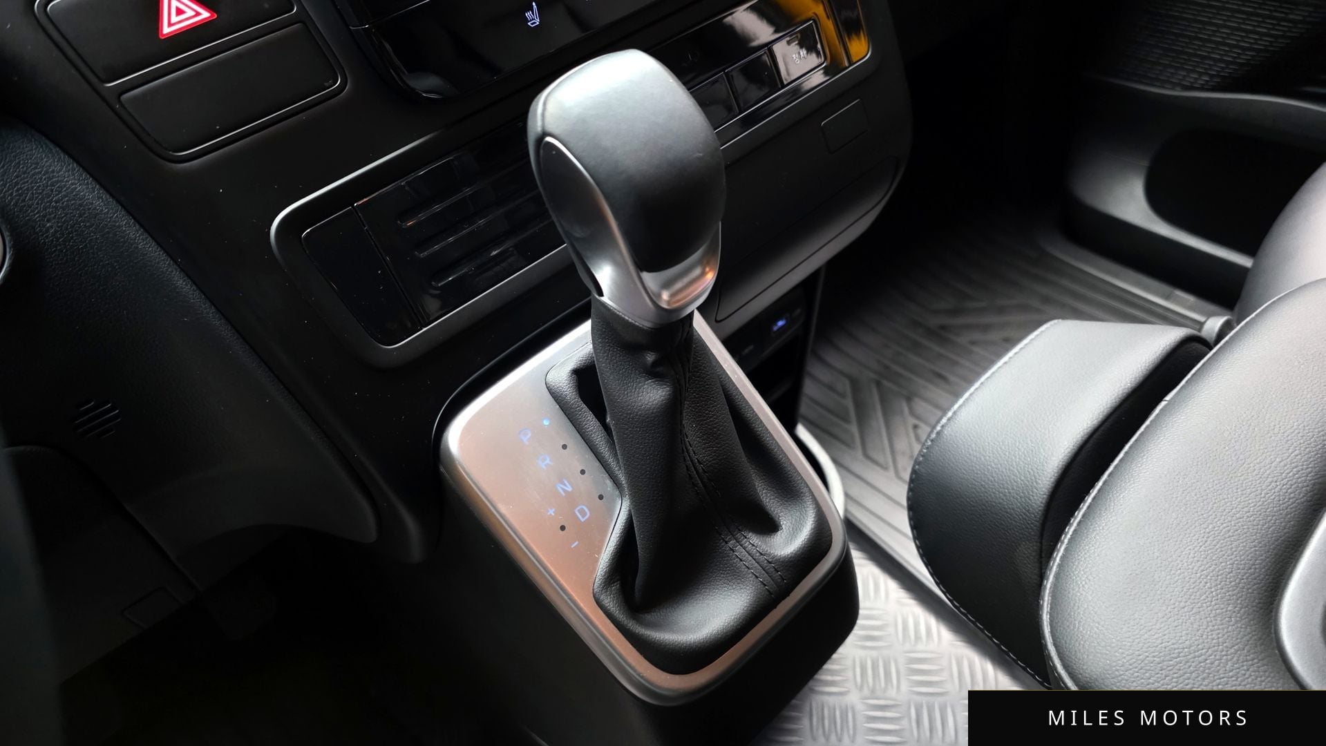 Hyundai Staria 2024 — миниатюра 9