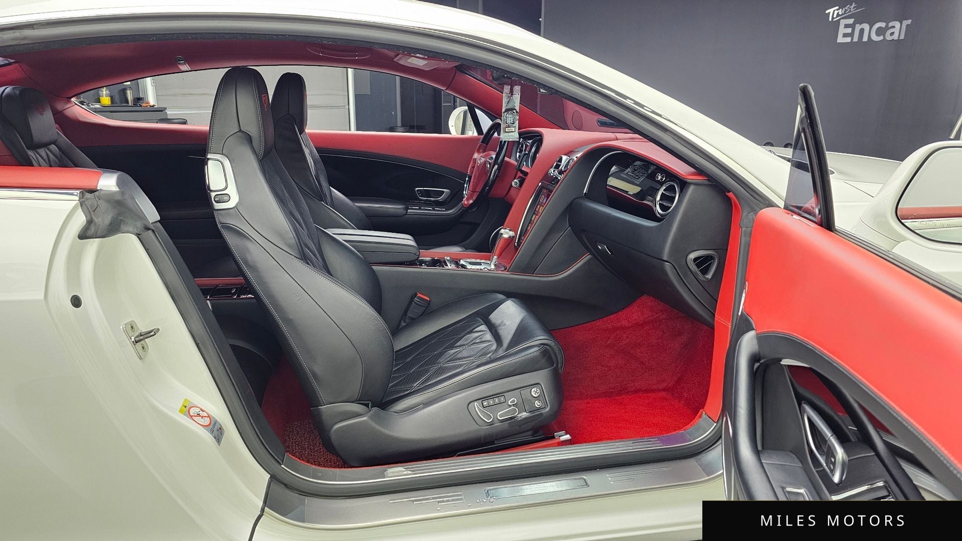 Bentley 컨티넨탈 GT 2012 — миниатюра 11
