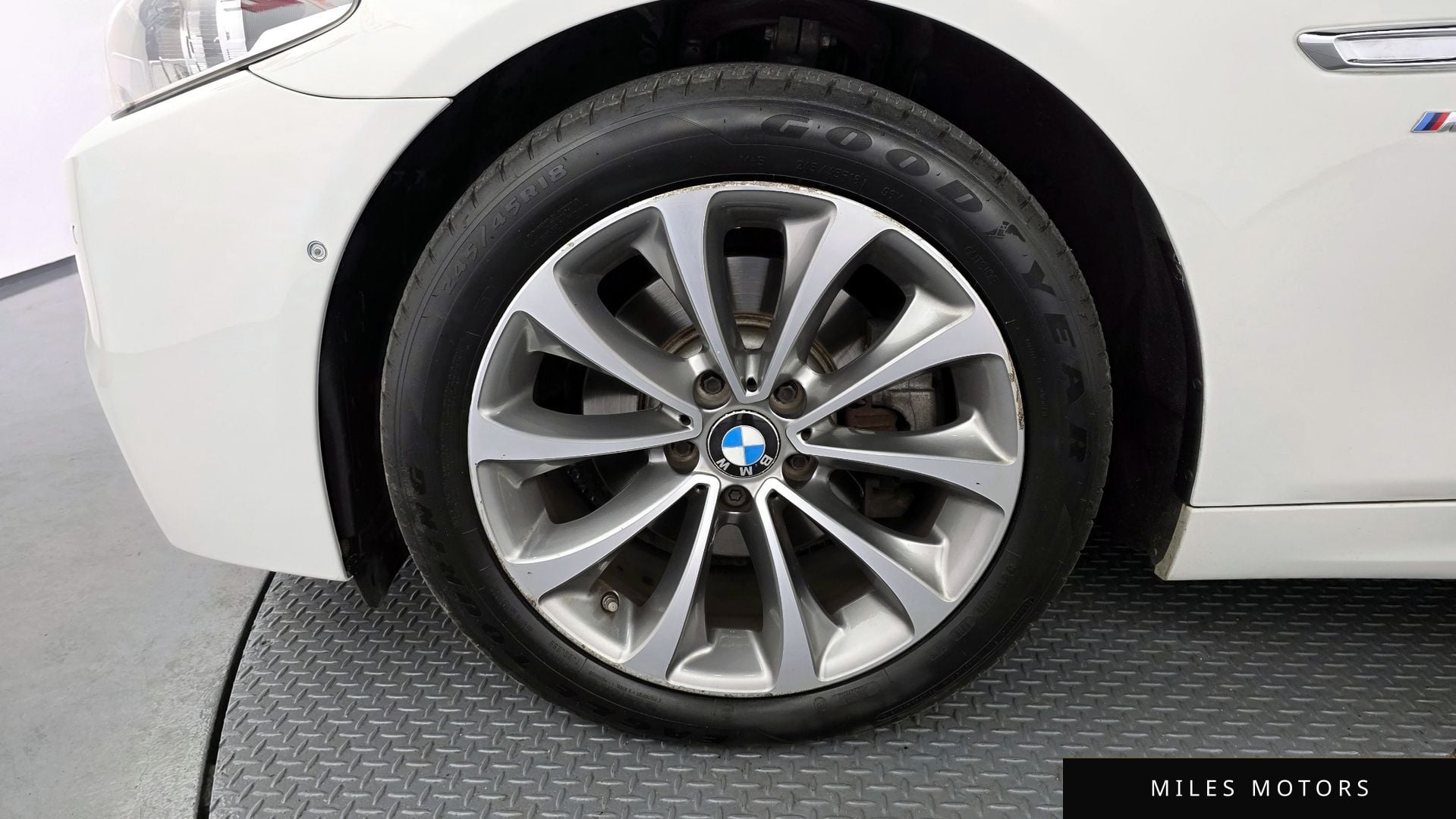 BMW 5 Series (F10) 2016 — миниатюра 5