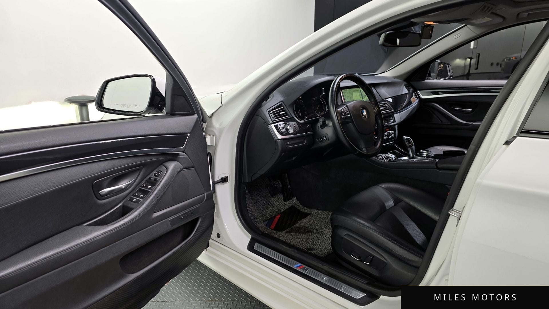 BMW 5 Series (F10) 2016 — миниатюра 10