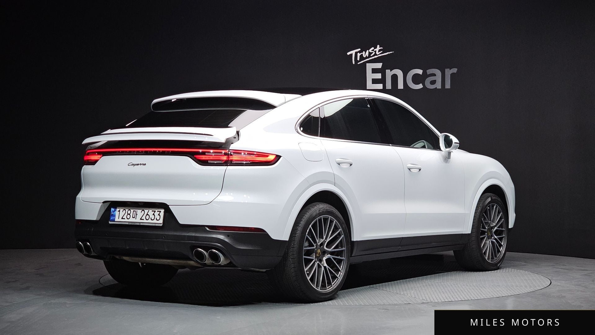 Porsche Cayenne 2023 — миниатюра 2
