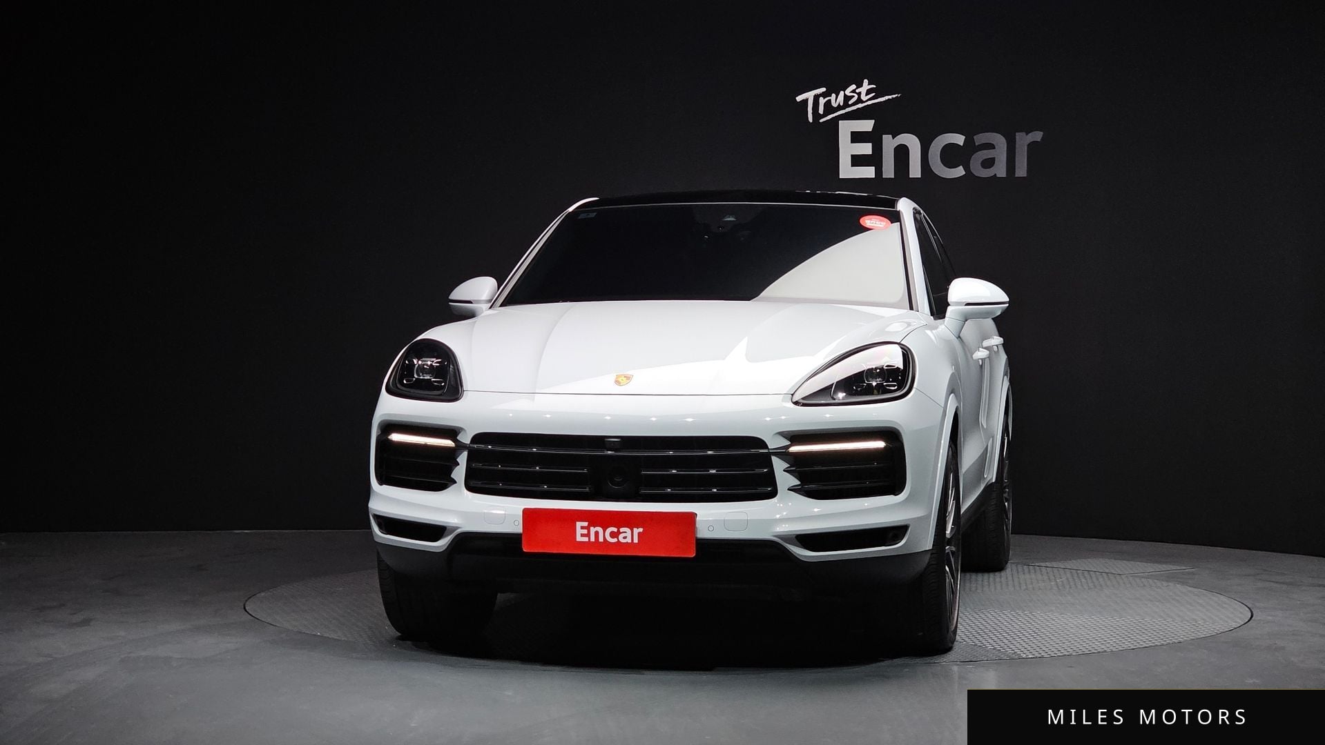 Porsche Cayenne 2023 — миниатюра 3