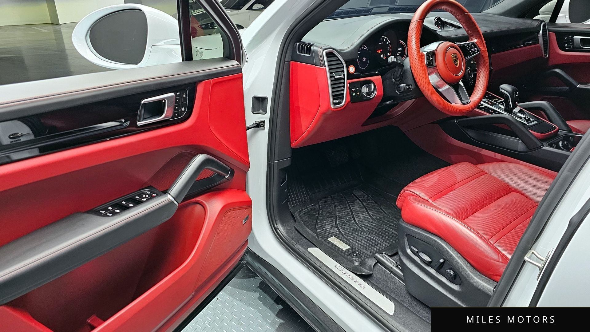 Porsche Cayenne 2023 — миниатюра 11