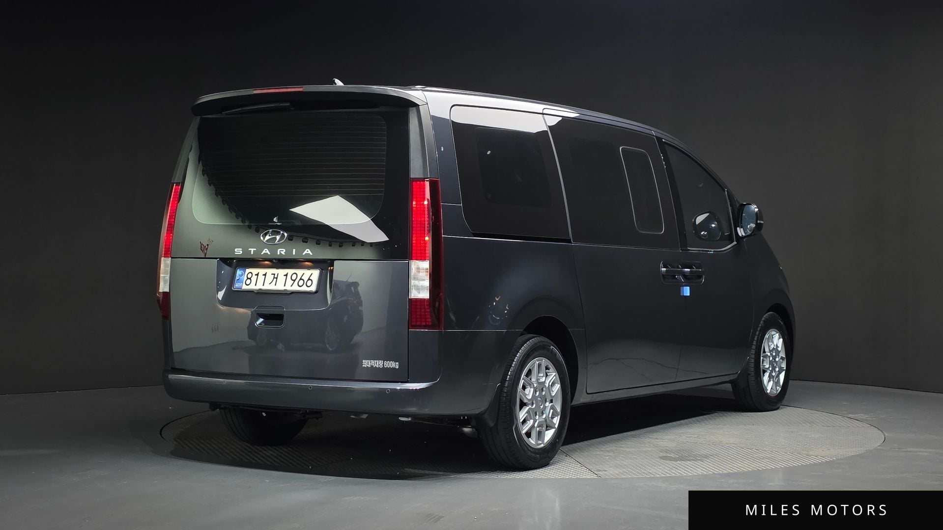Hyundai Staria 2022 — миниатюра 2