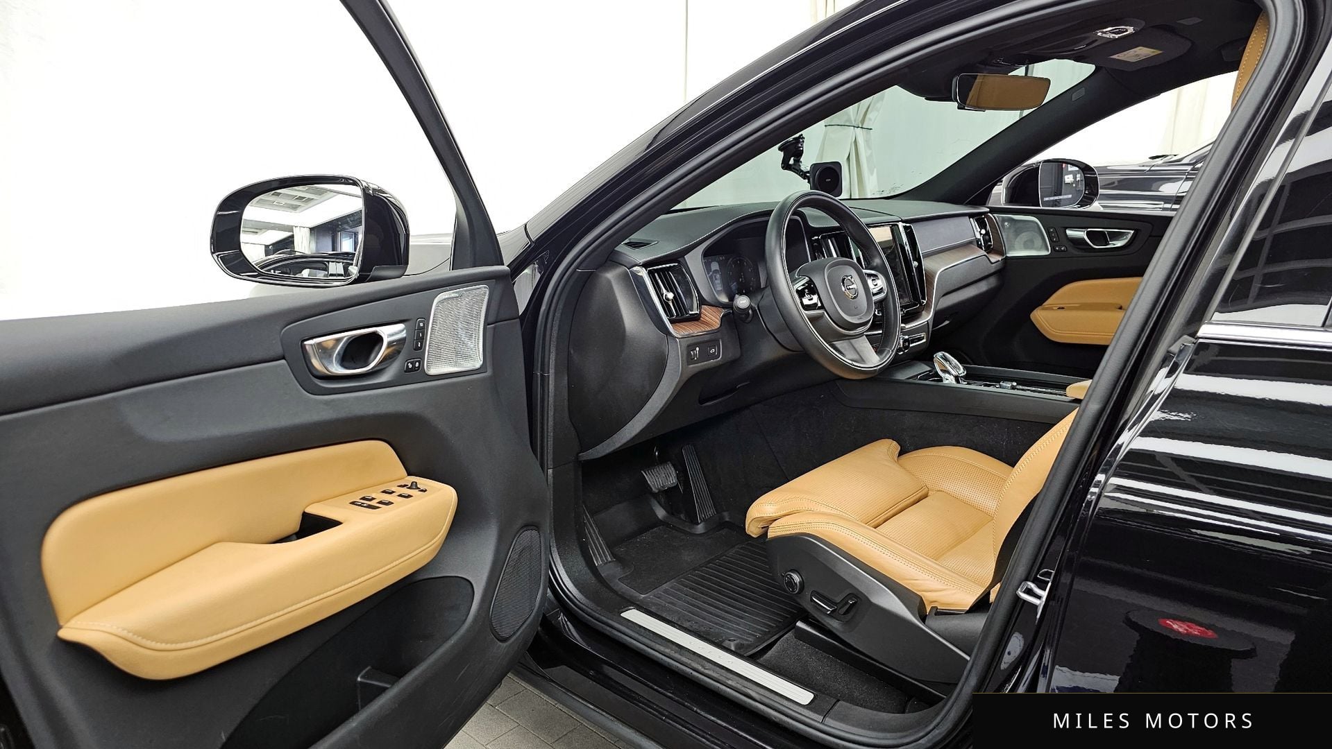 Volvo XC60 2021 — миниатюра 10