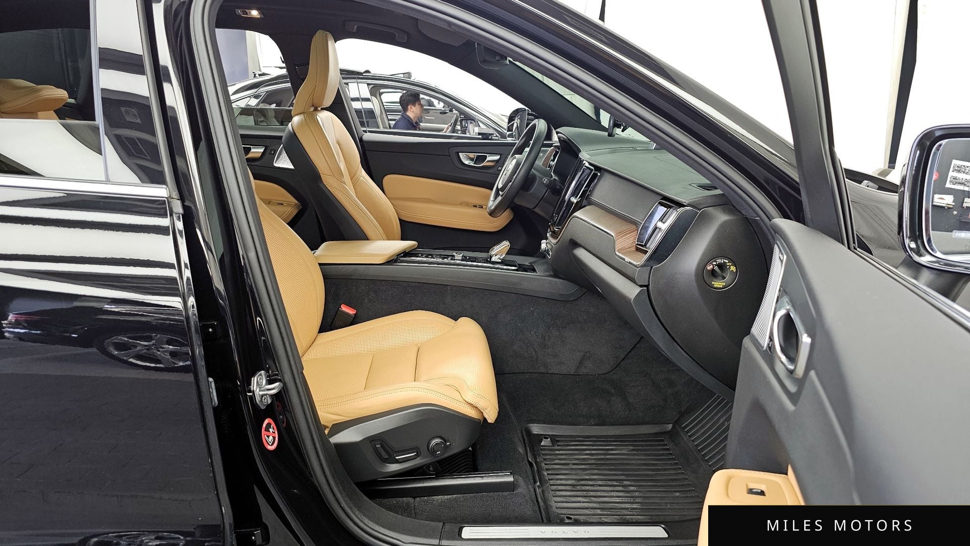 Volvo XC60 2021 — миниатюра 11