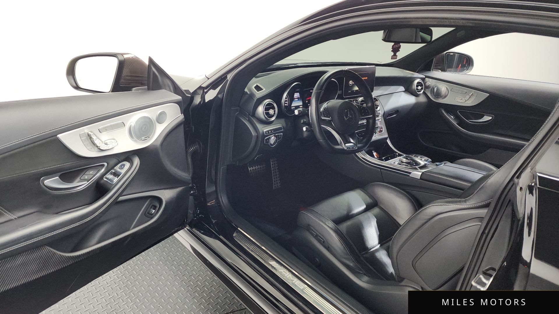 Mercedes-Benz C-Class W205 2017 — миниатюра 10