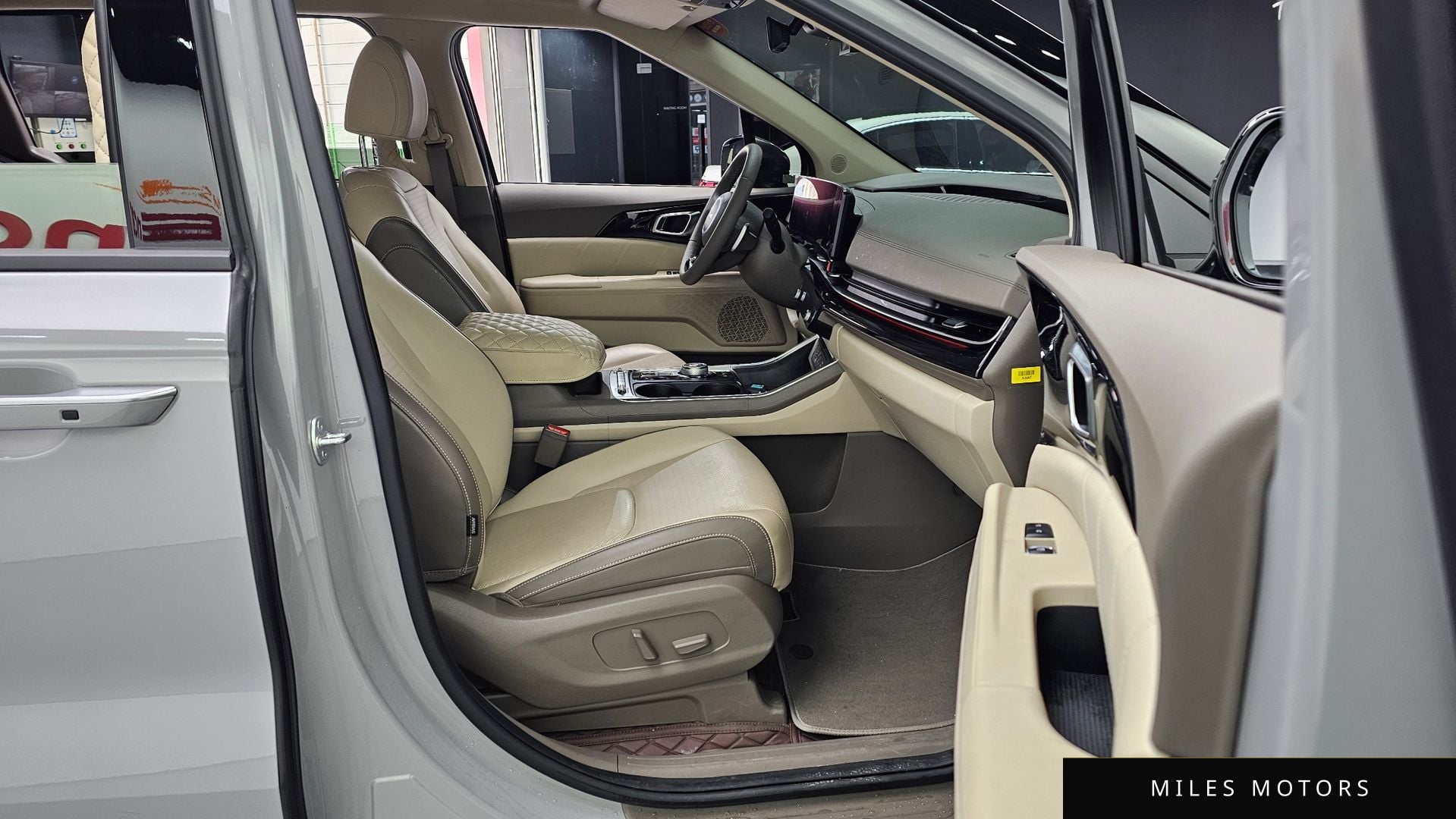 Kia Canival 2025 — миниатюра 11