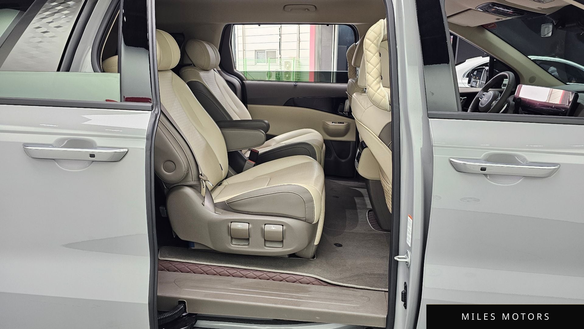 Kia Canival 2025 — миниатюра 12