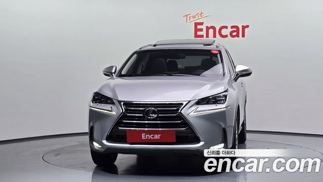 Лексус NX200t 2015 — миниатюра 3