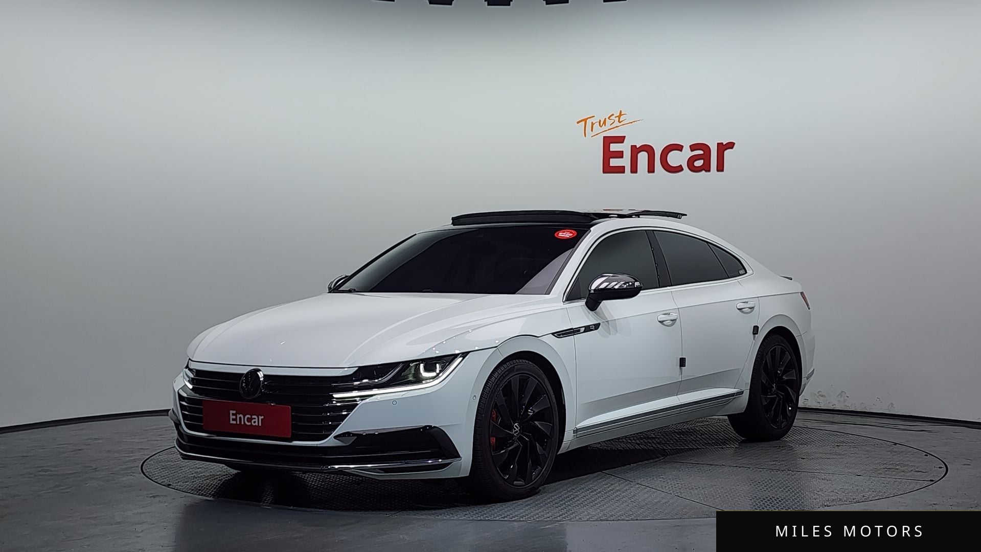 Volkswagen Arteon 2019 — фото 1 из 12