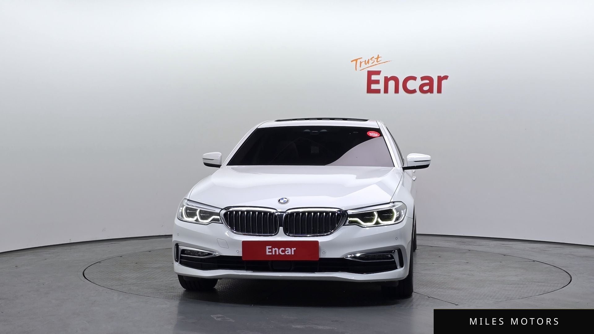 BMW 5 Series (G30) 2018 — миниатюра 3
