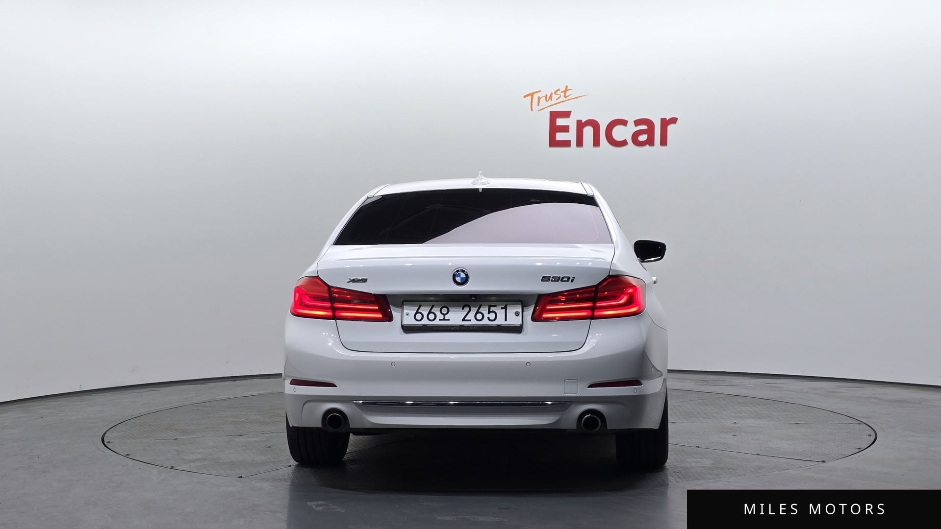 BMW 5 Series (G30) 2018 — миниатюра 4