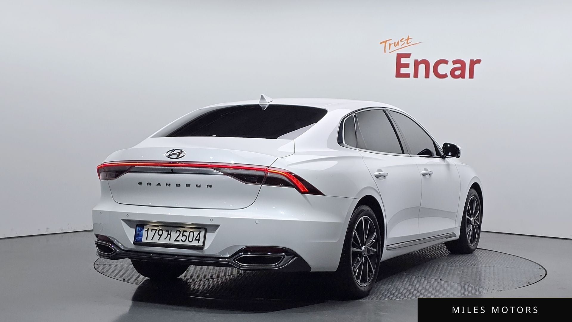Hyundai Grandeur 2022 — фото 1 из 12