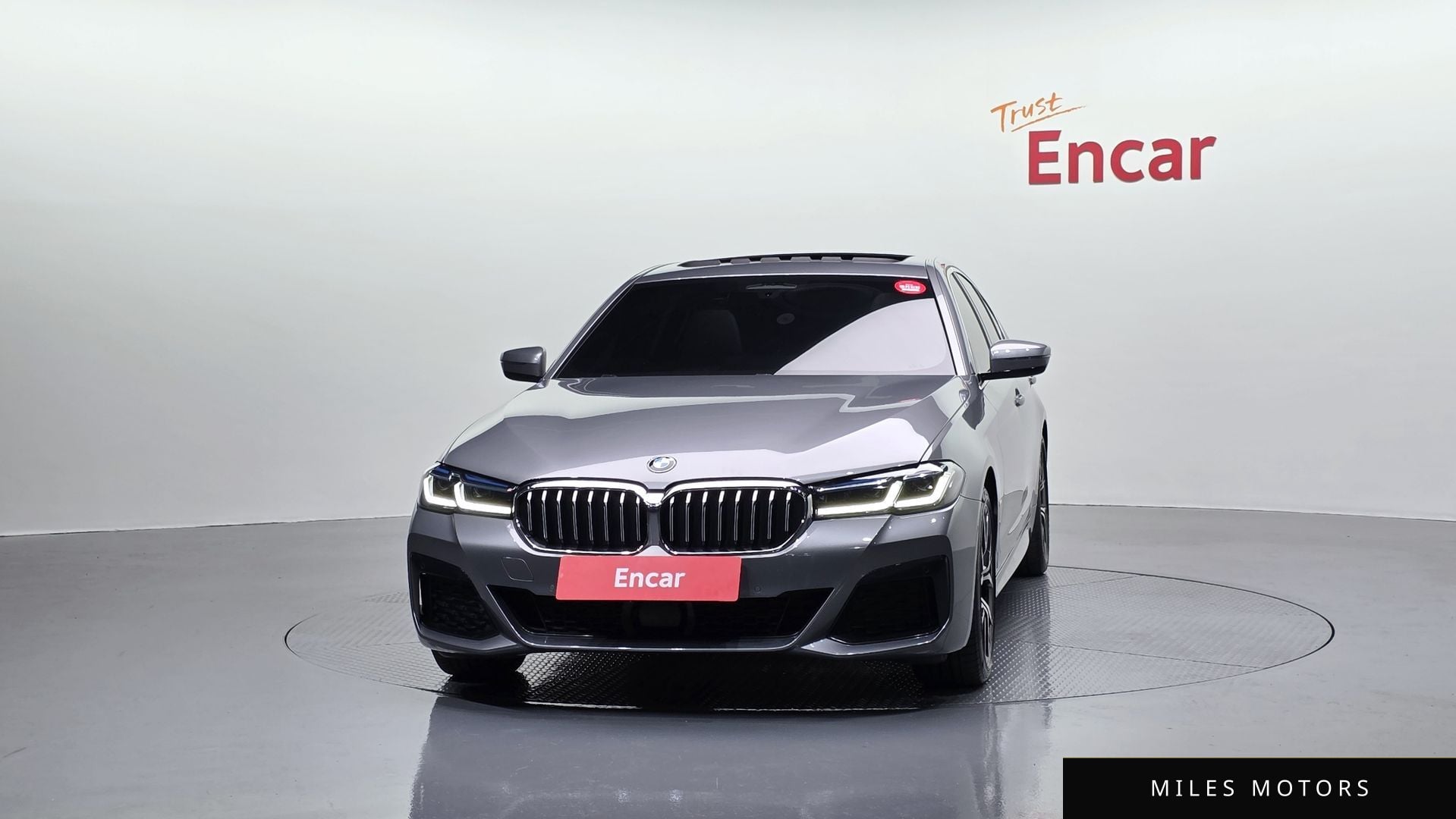 BMW 5 Series (G30) 2023 — миниатюра 3
