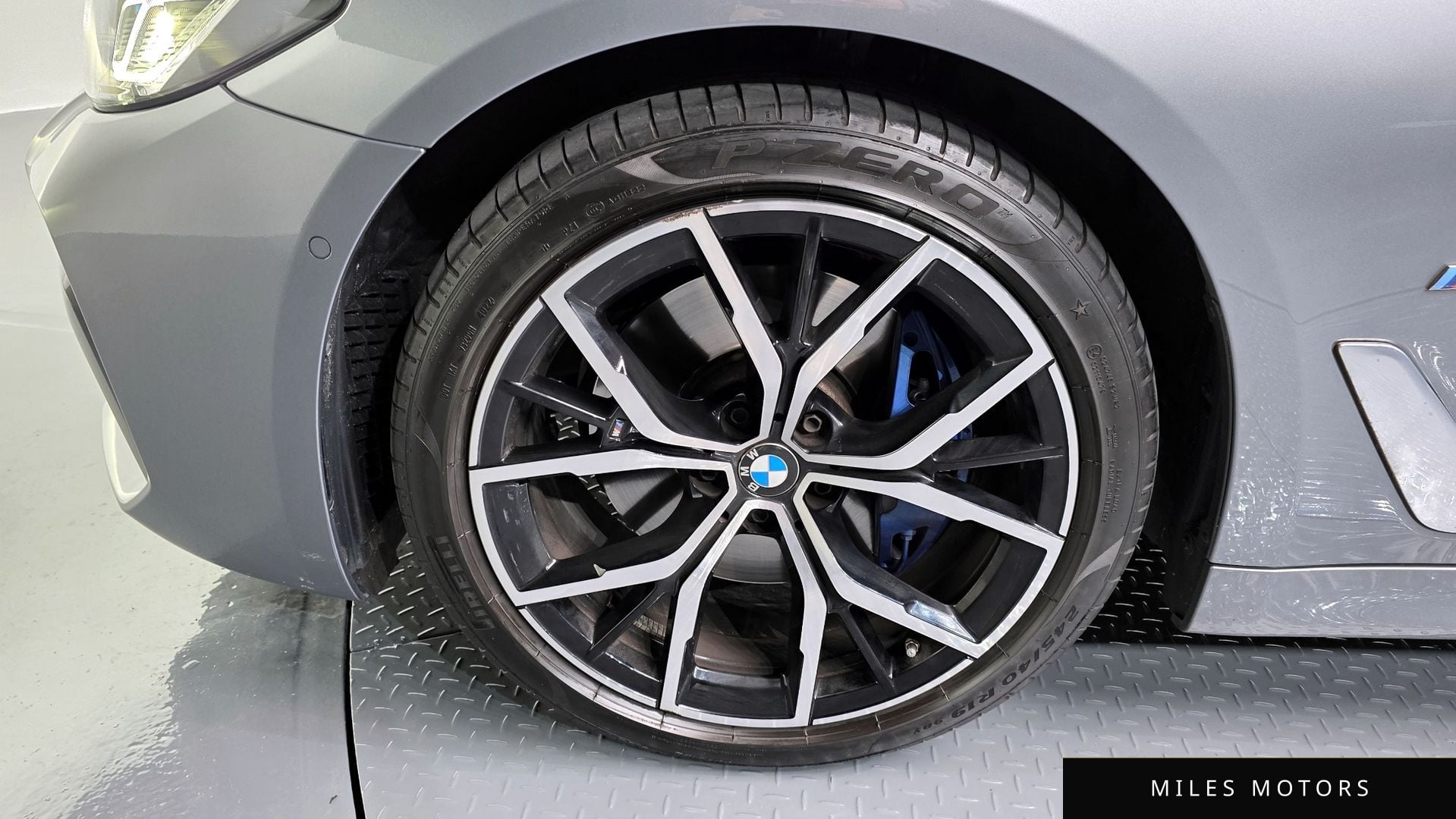 BMW 5 Series (G30) 2023 — миниатюра 5