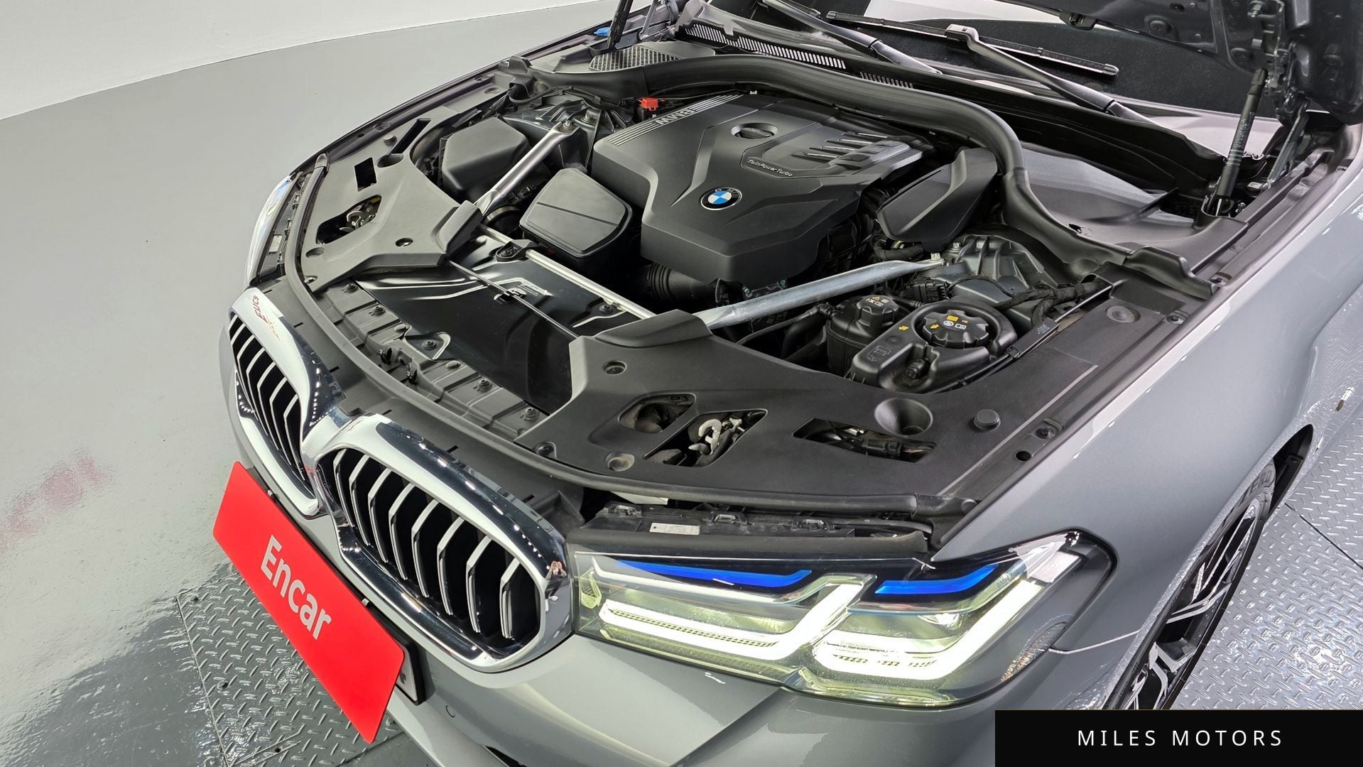 BMW 5 Series (G30) 2023 — миниатюра 6