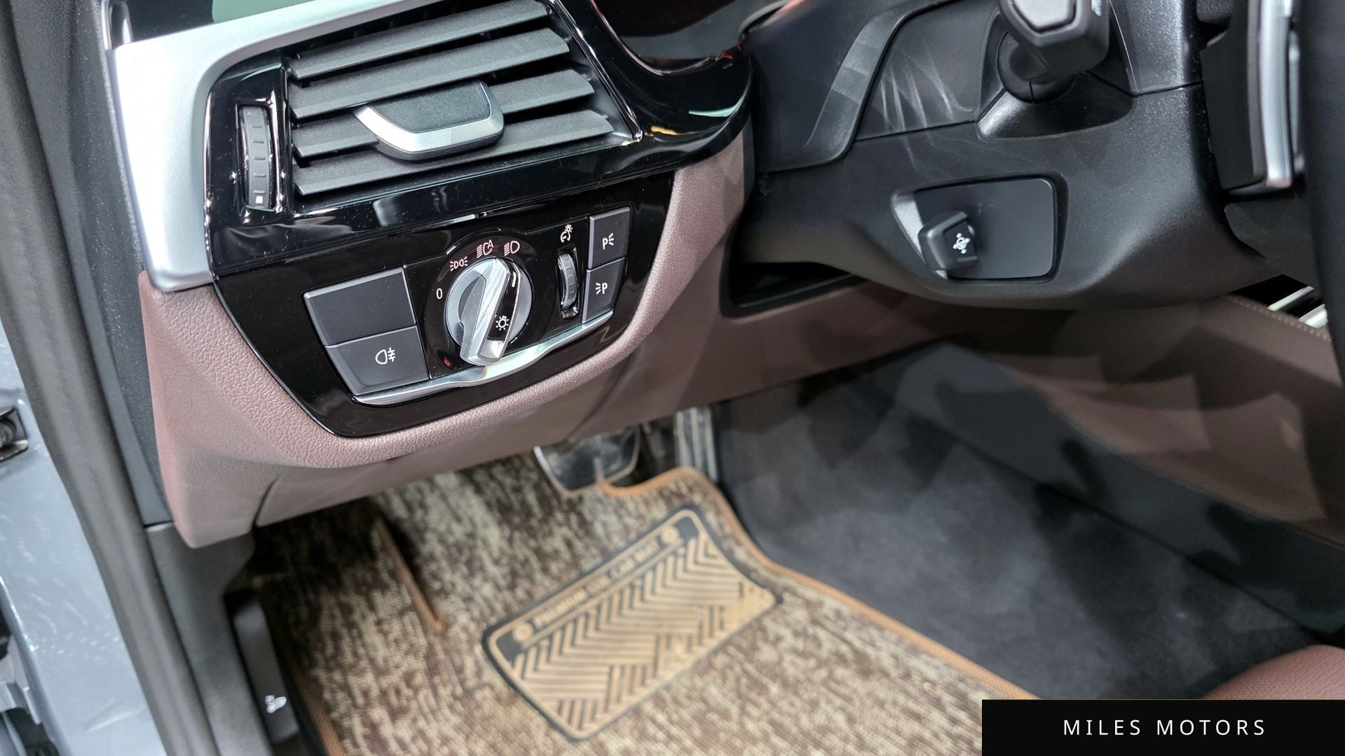 BMW 5 Series (G30) 2023 — миниатюра 16