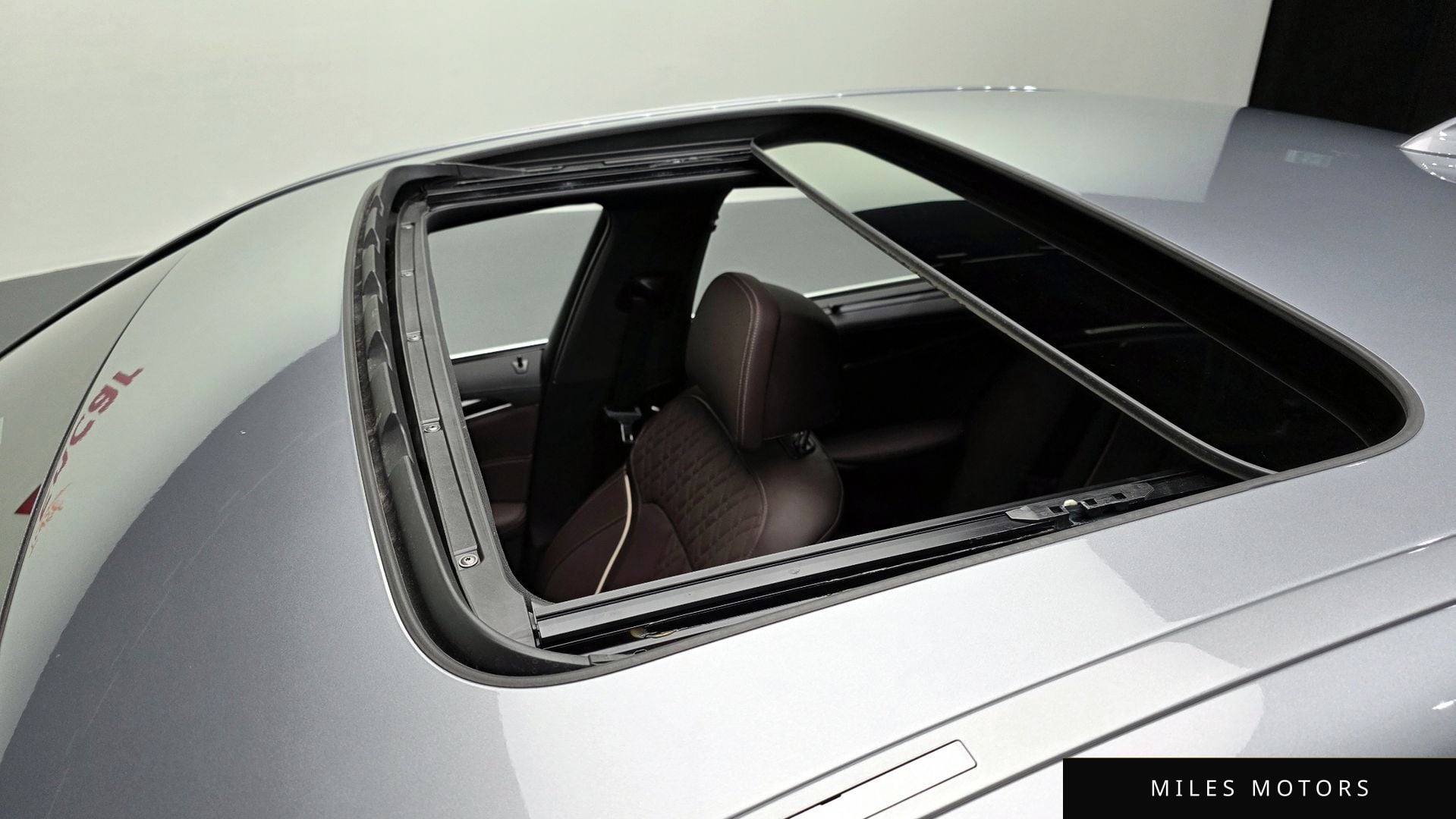 BMW 5 Series (G30) 2023 — миниатюра 19