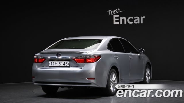 Лексус ES300h 2015 — миниатюра 2