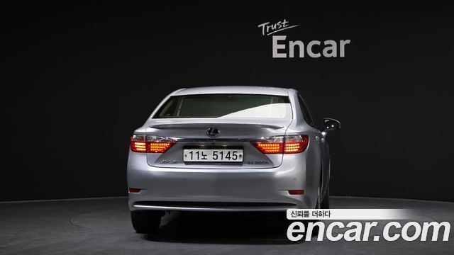 Лексус ES300h 2015 — миниатюра 4