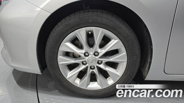 Лексус ES300h 2015 — миниатюра 5