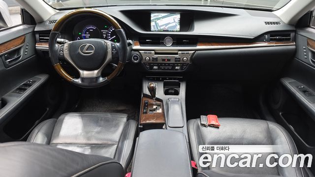 Лексус ES300h 2015 — миниатюра 7