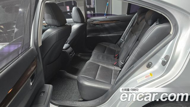 Лексус ES300h 2015 — миниатюра 13