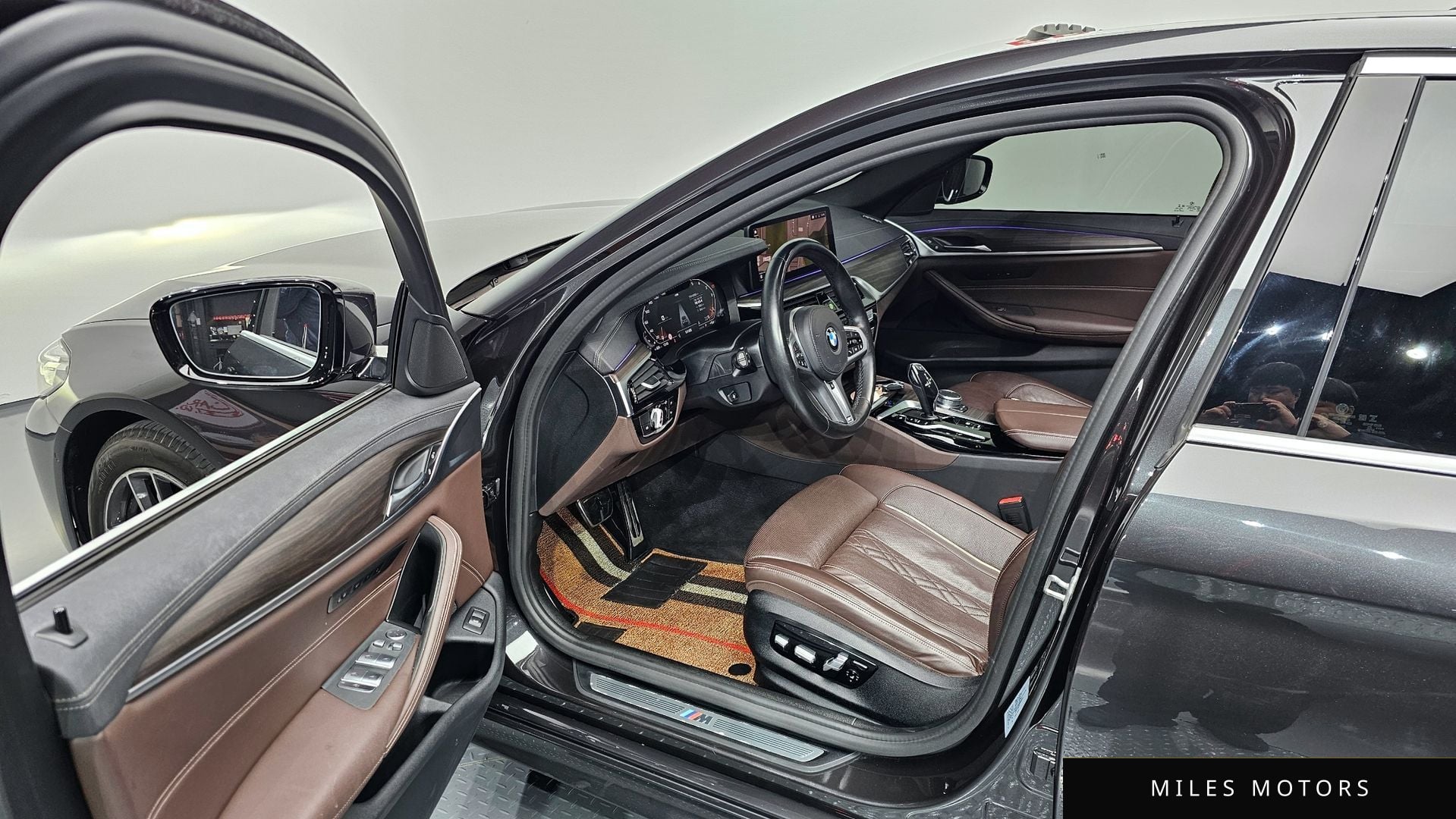 BMW 5 Series (G30) 2021 — миниатюра 11