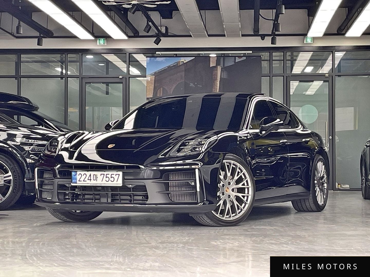 Porsche Panamera 2024 — фото 1 из 12