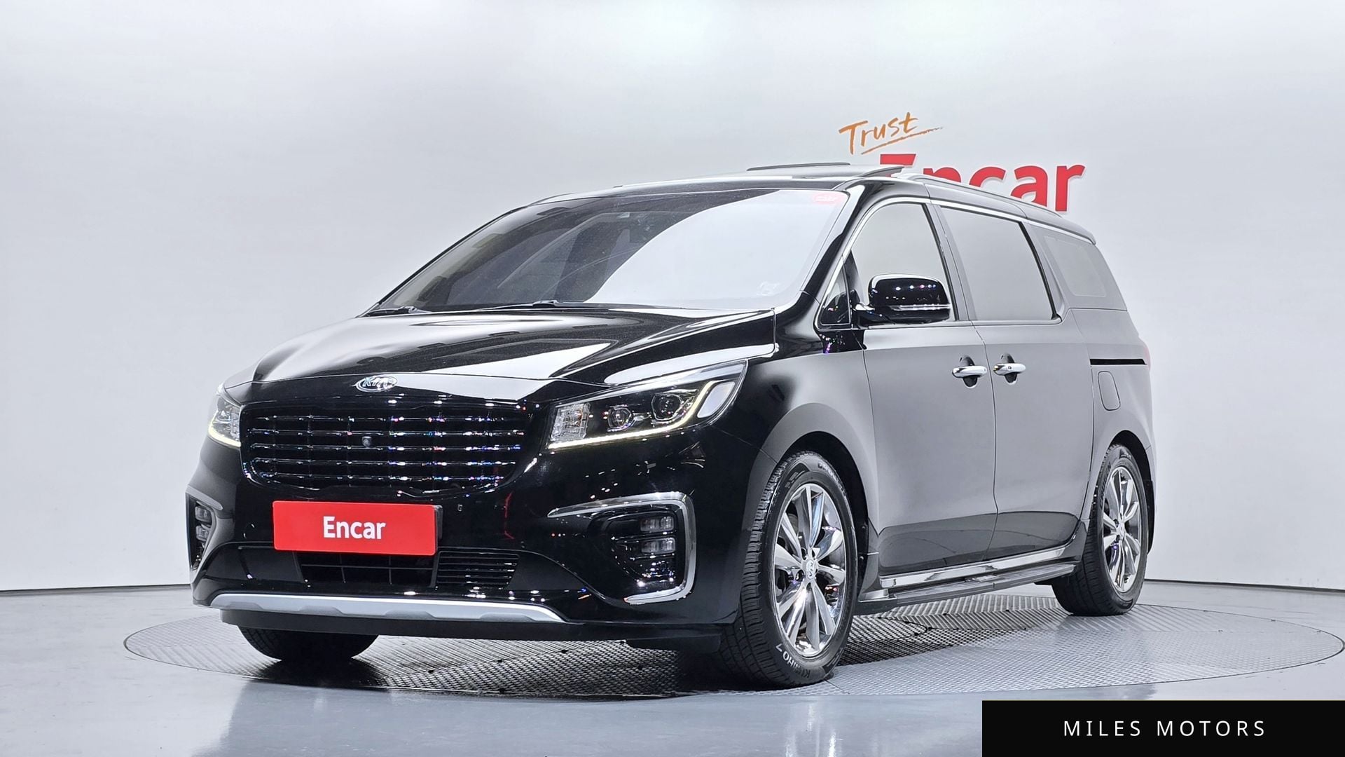 Kia Canival 2019 — фото 1 из 12