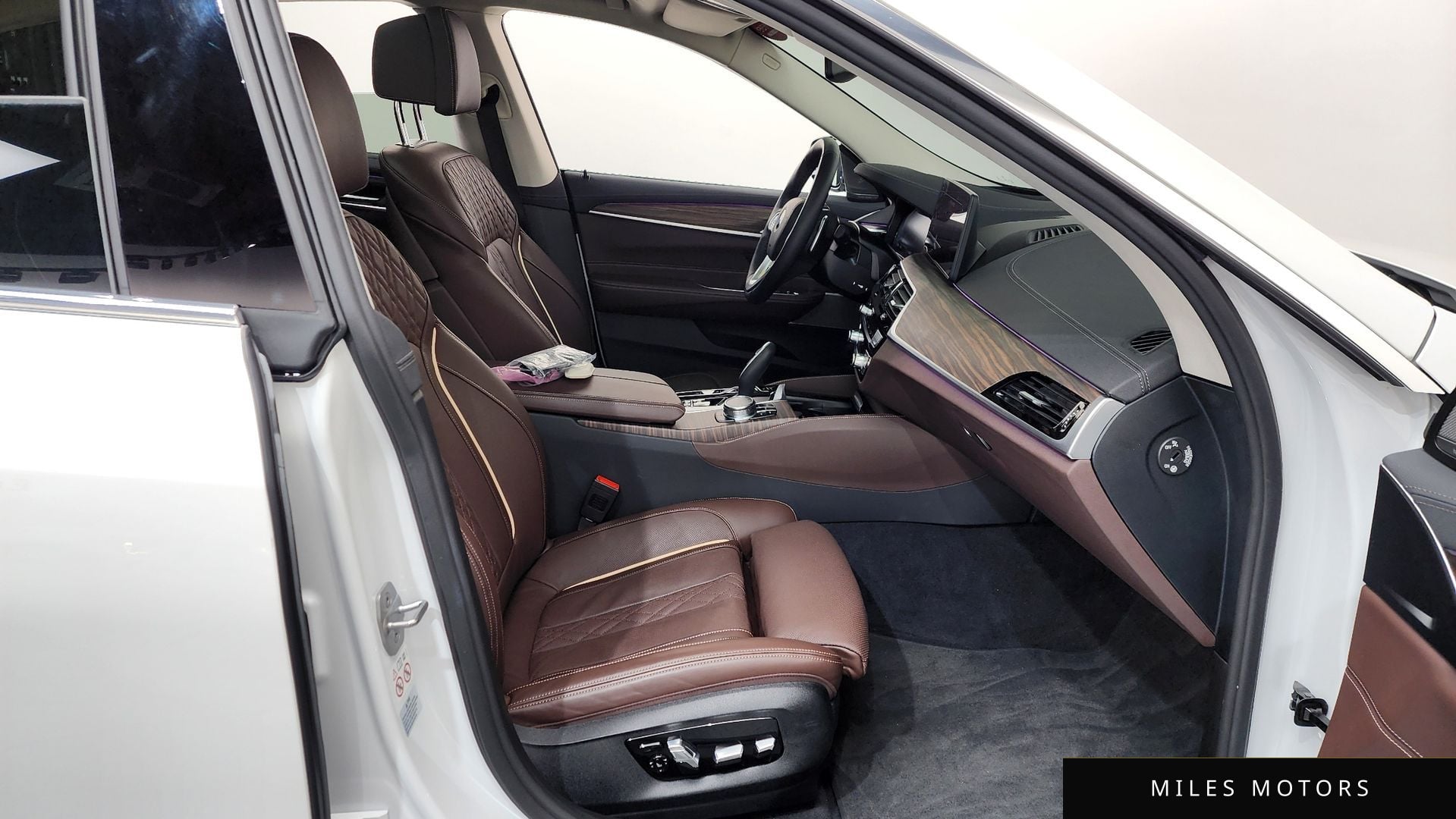 BMW 6 Series GT (G32) 2023 — миниатюра 11