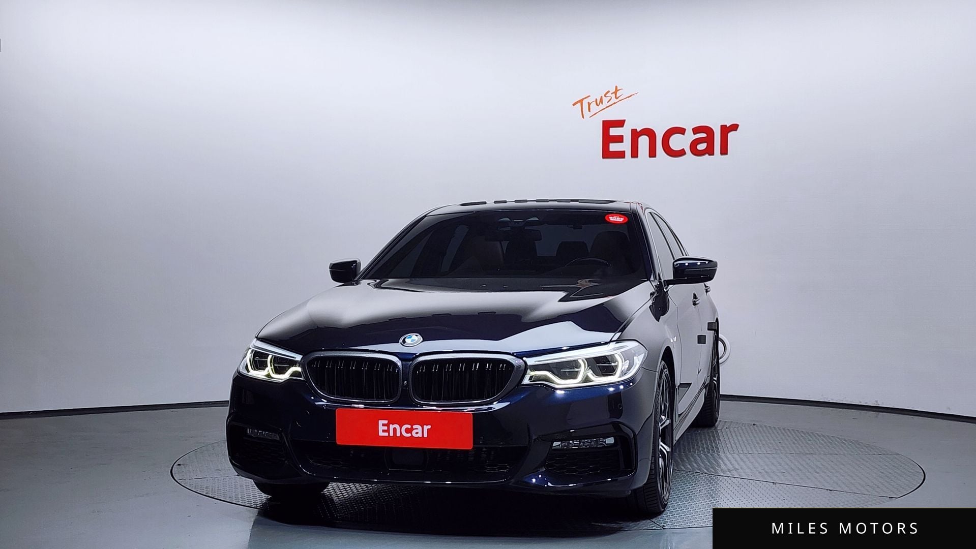 BMW 5 Series (G30) 2018 — миниатюра 3