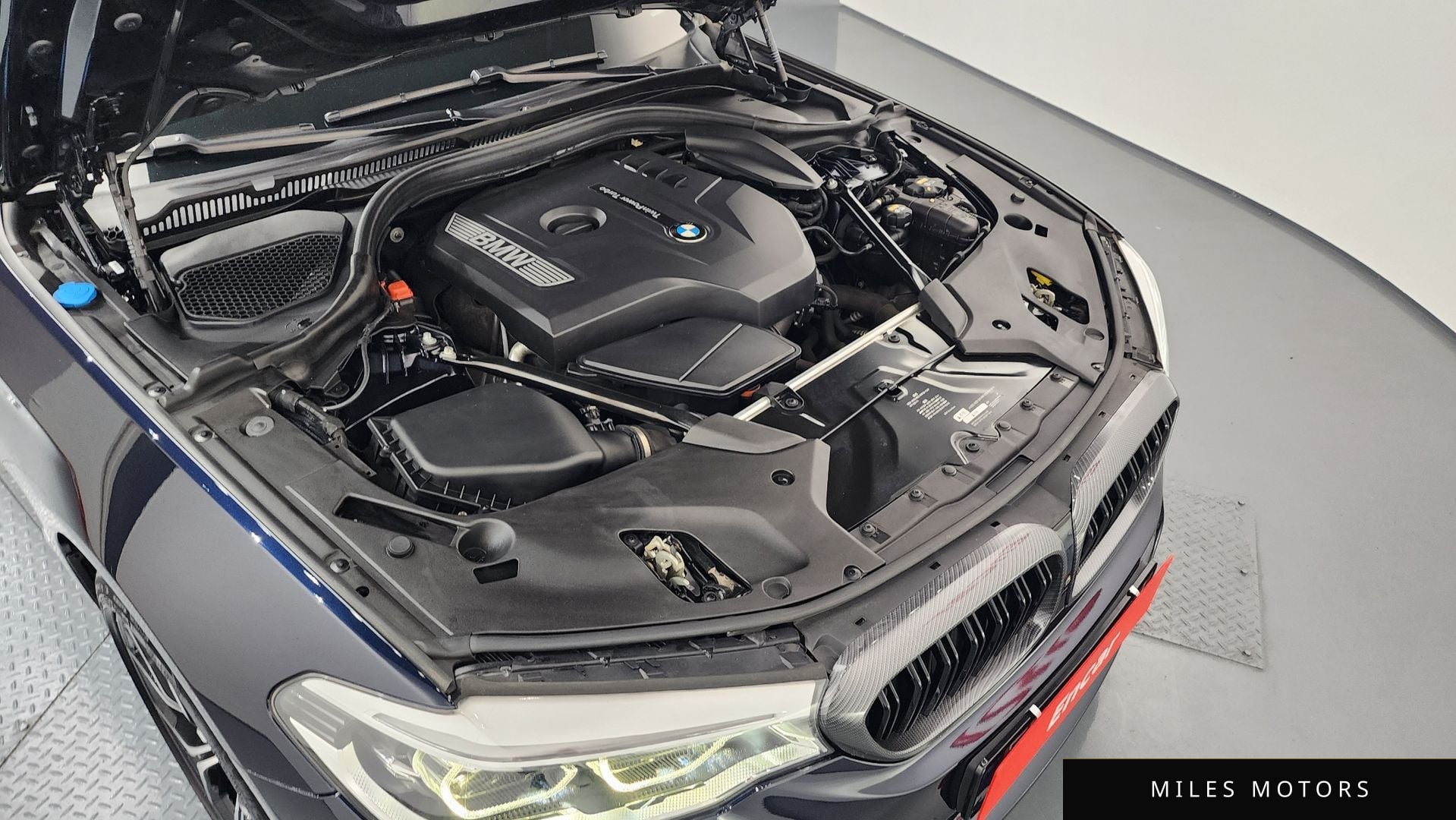 BMW 5 Series (G30) 2018 — миниатюра 6