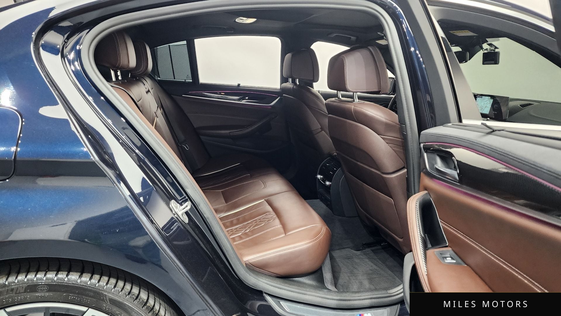 BMW 5 Series (G30) 2018 — миниатюра 12