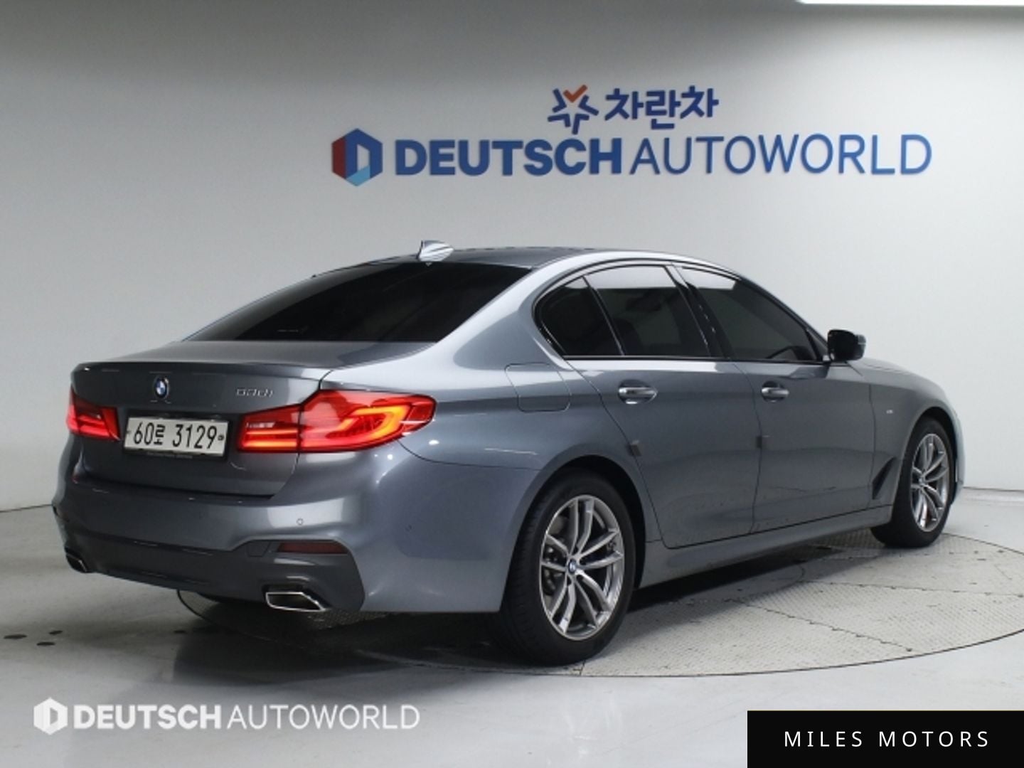 BMW 5 Series (G30) 2017 — миниатюра 2