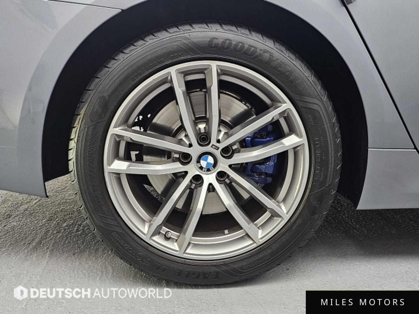BMW 5 Series (G30) 2017 — миниатюра 5