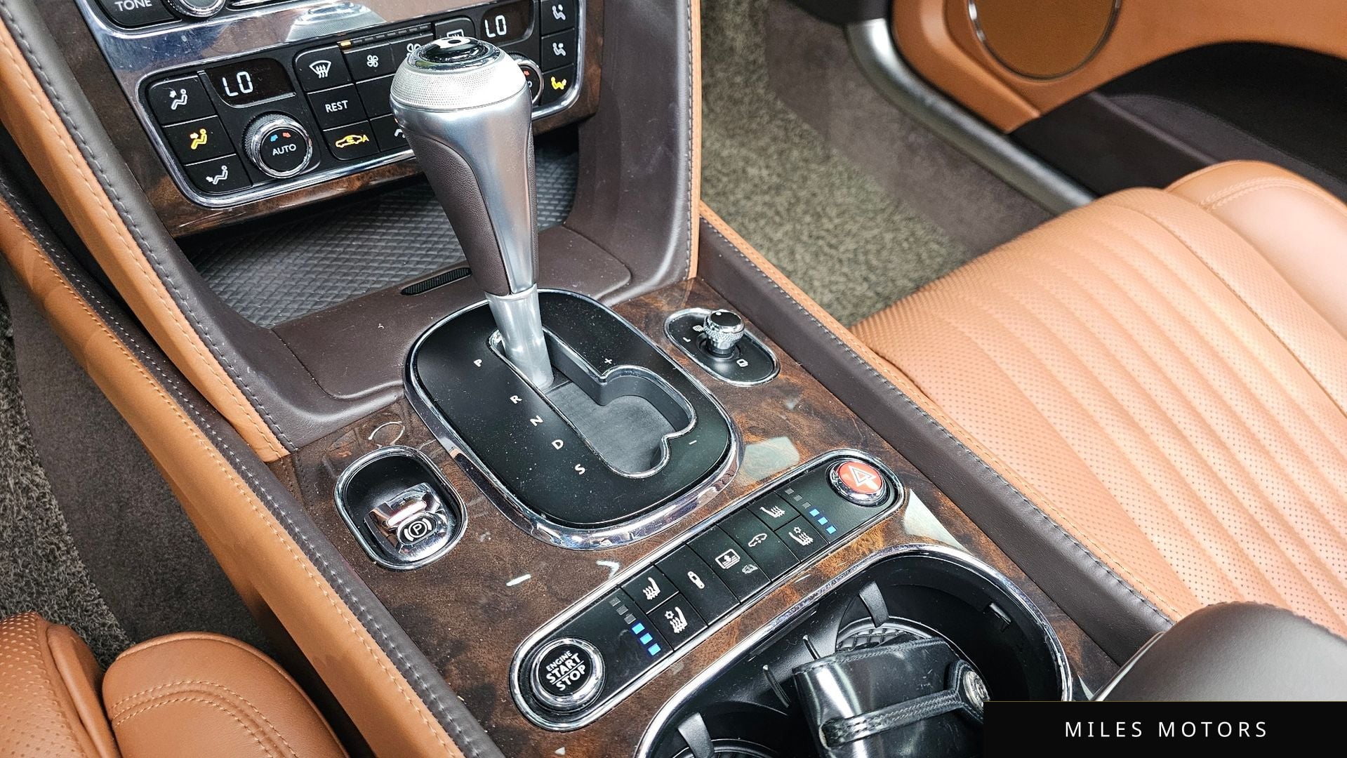Bentley Flying Spur 2018 — миниатюра 9