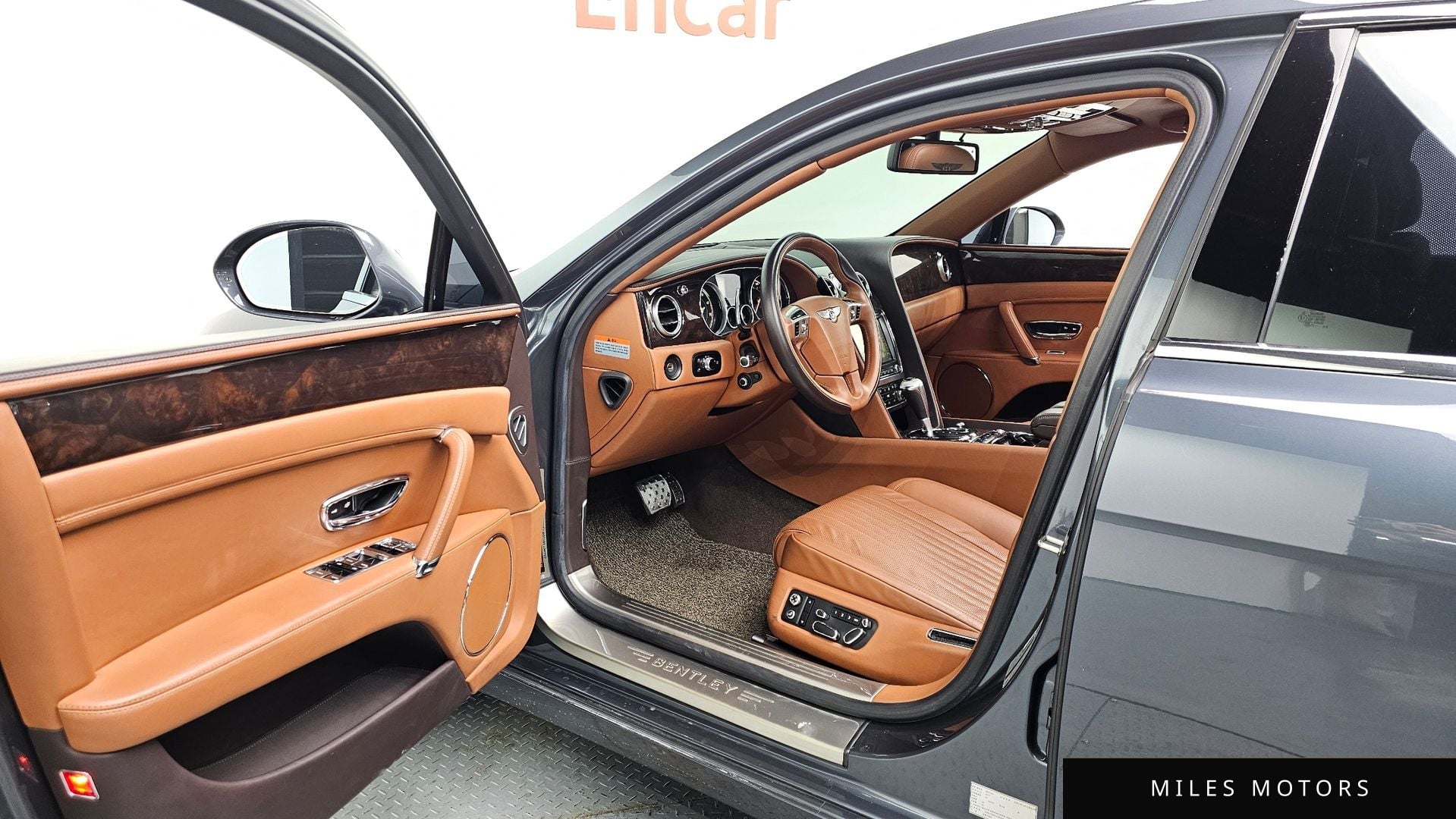 Bentley Flying Spur 2018 — миниатюра 10