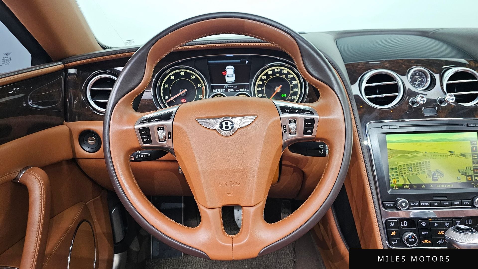 Bentley Flying Spur 2018 — миниатюра 14