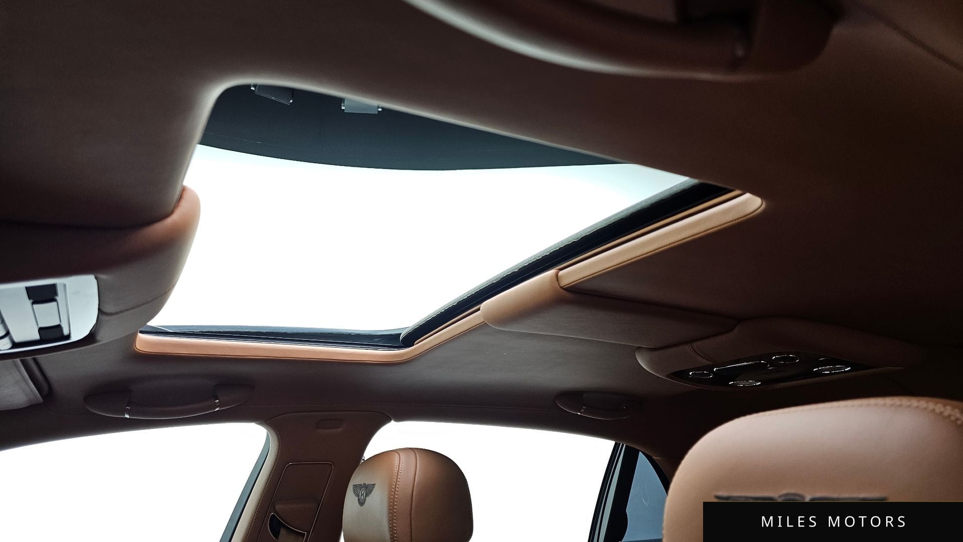 Bentley Flying Spur 2018 — миниатюра 19