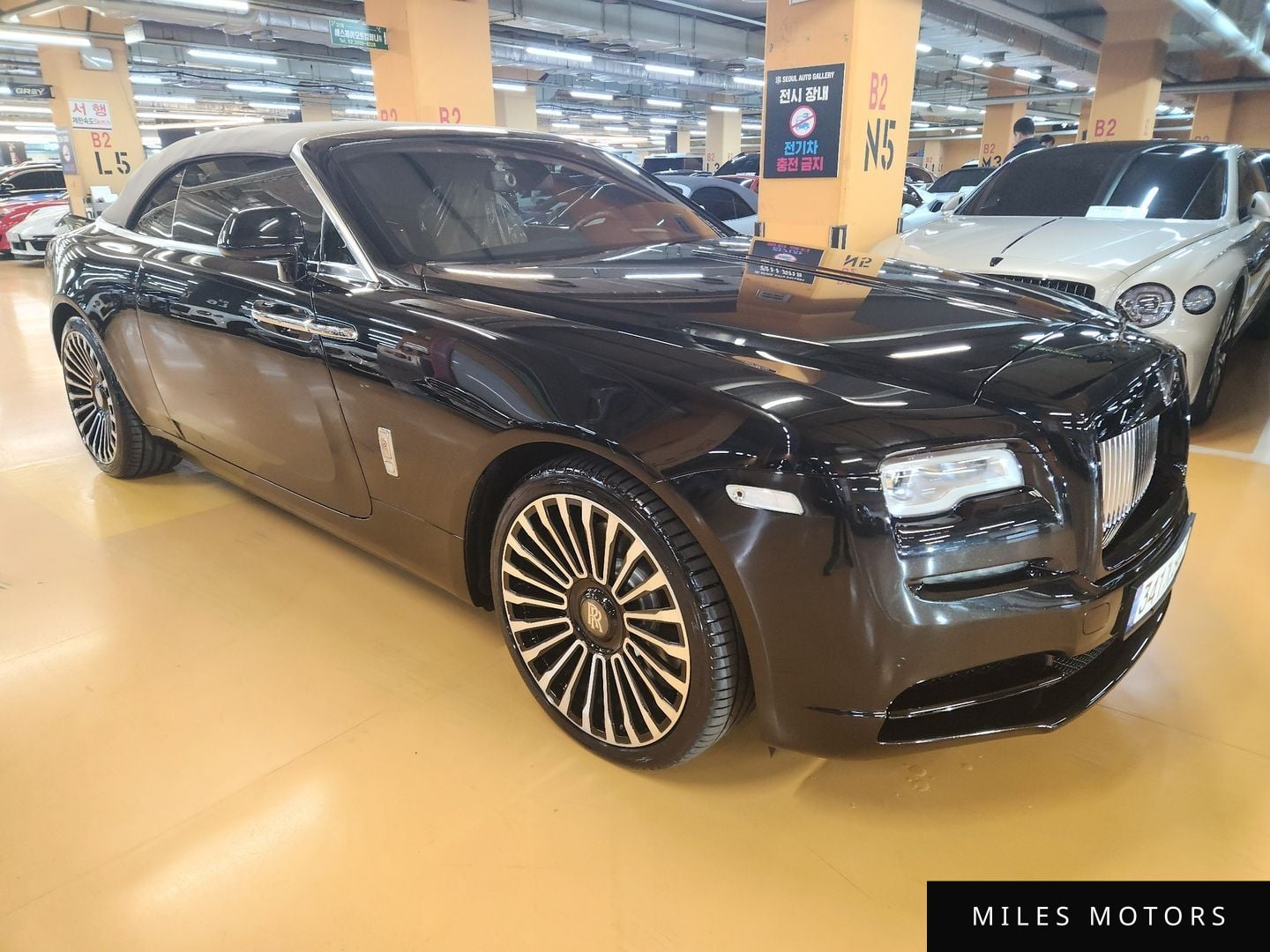 Rolls-Royce Dawn 2018 — миниатюра 3
