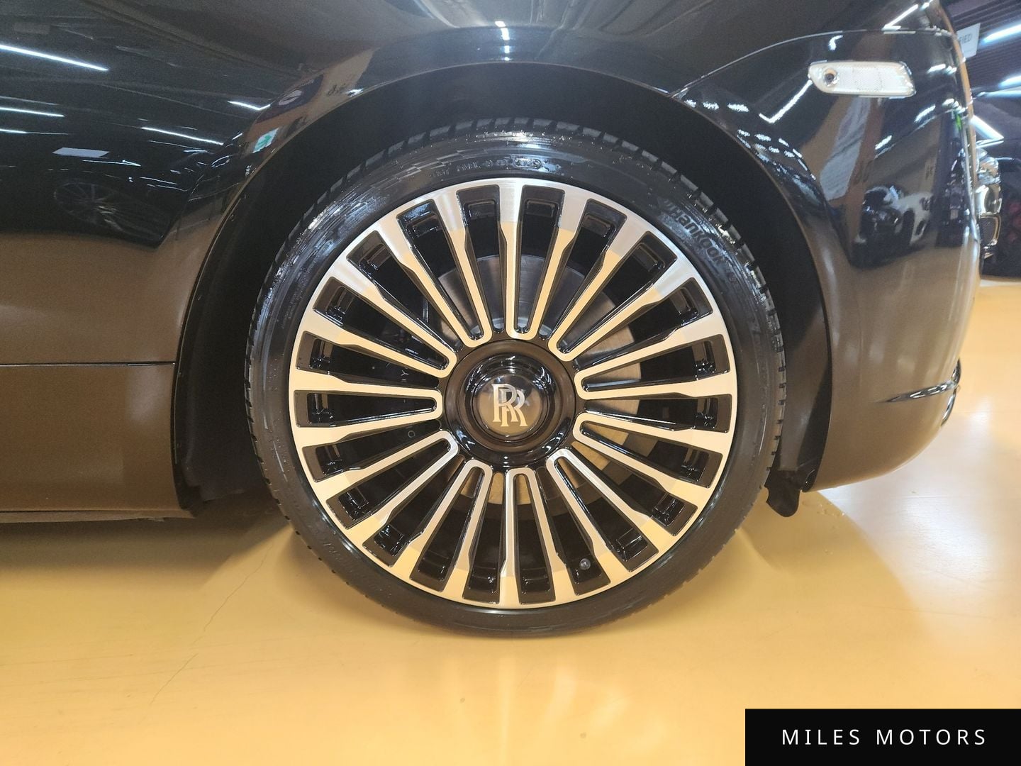 Rolls-Royce Dawn 2018 — миниатюра 4