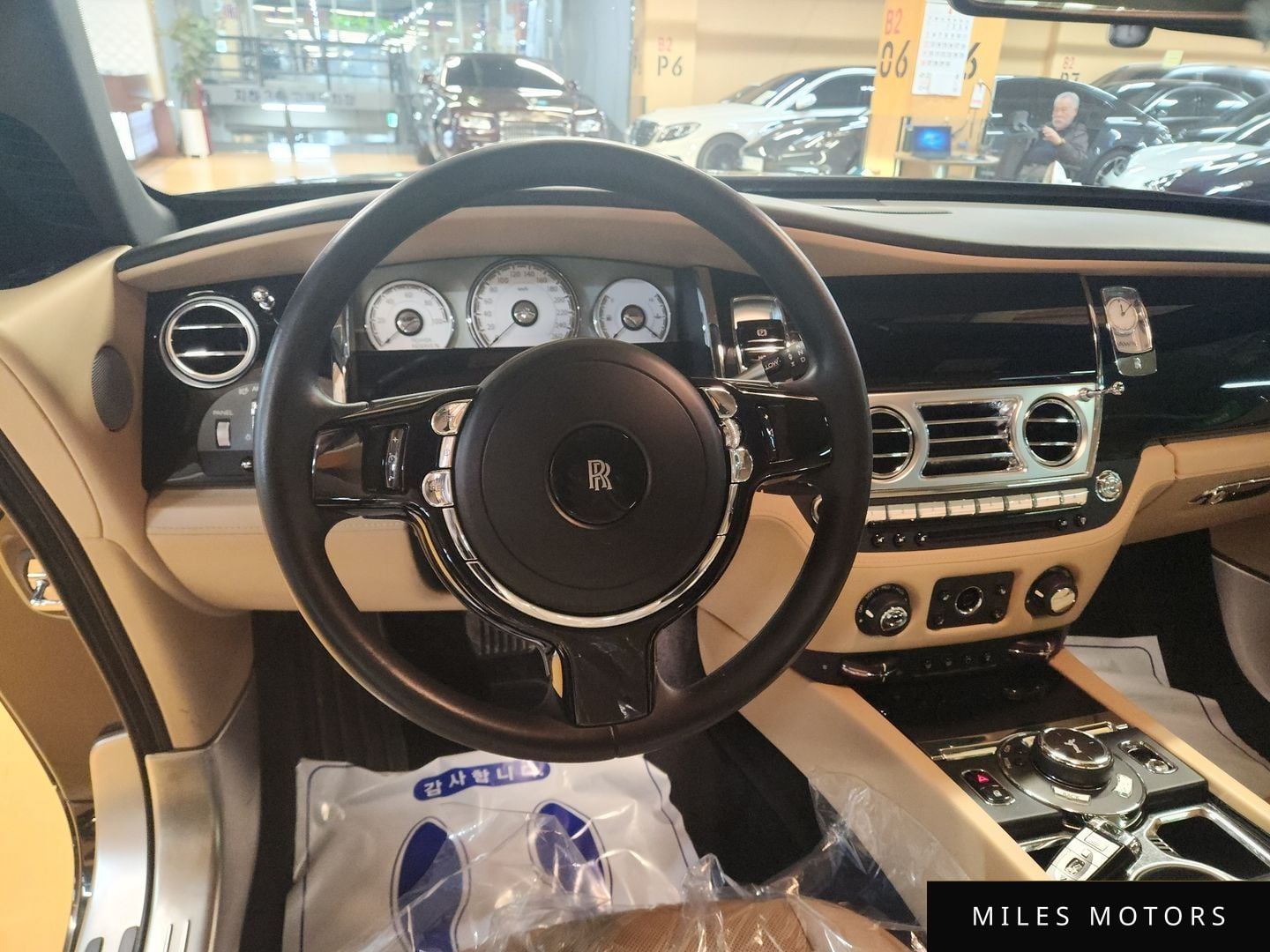 Rolls-Royce Dawn 2018 — миниатюра 8