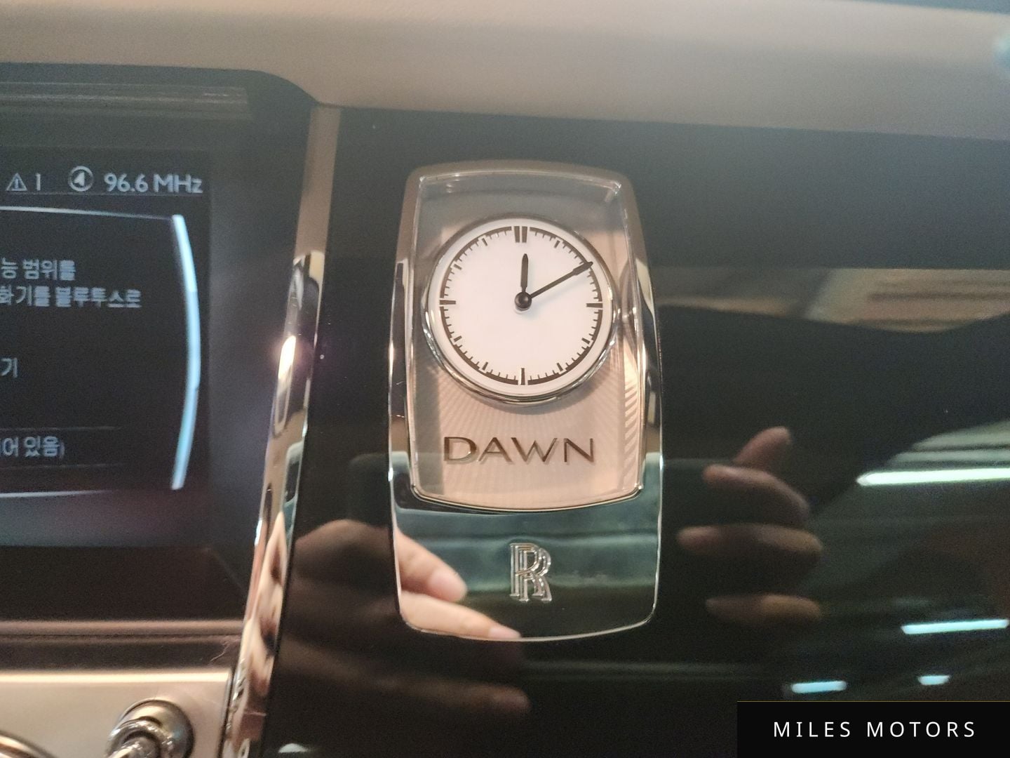 Rolls-Royce Dawn 2018 — миниатюра 16
