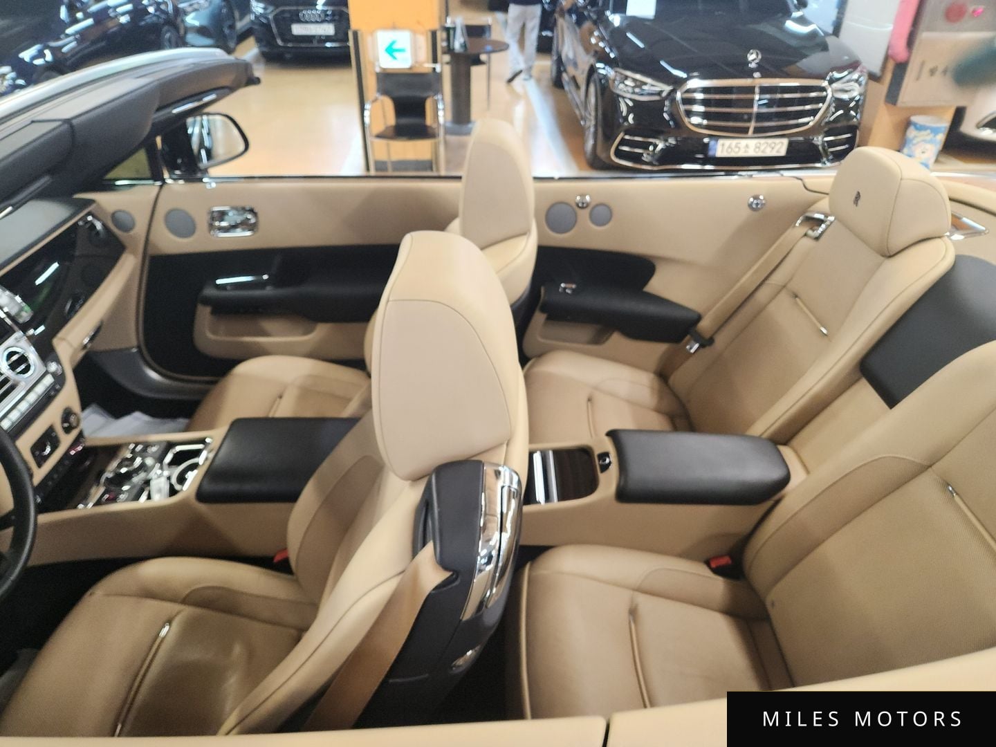 Rolls-Royce Dawn 2018 — миниатюра 17