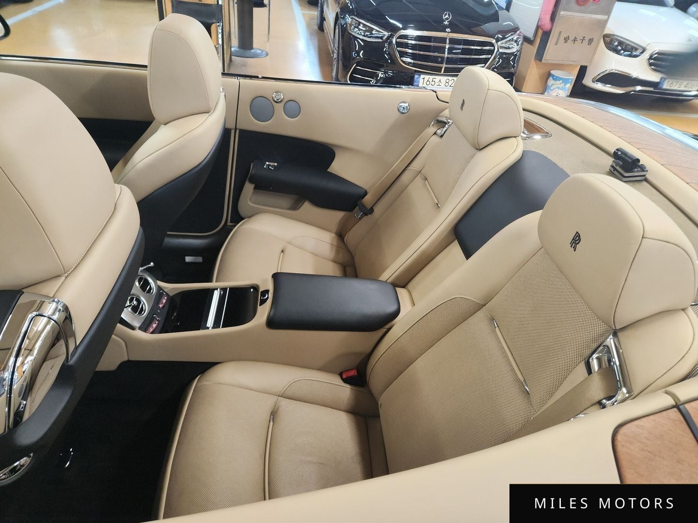 Rolls-Royce Dawn 2018 — миниатюра 19