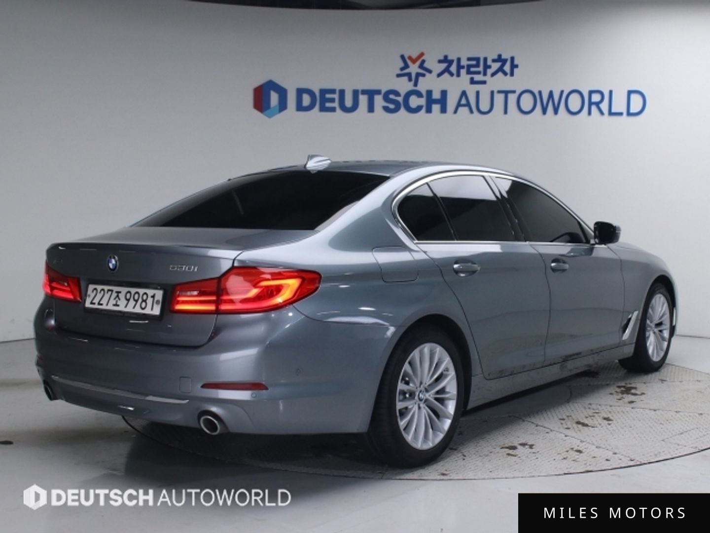 BMW 5 Series (G30) 2019 — миниатюра 2