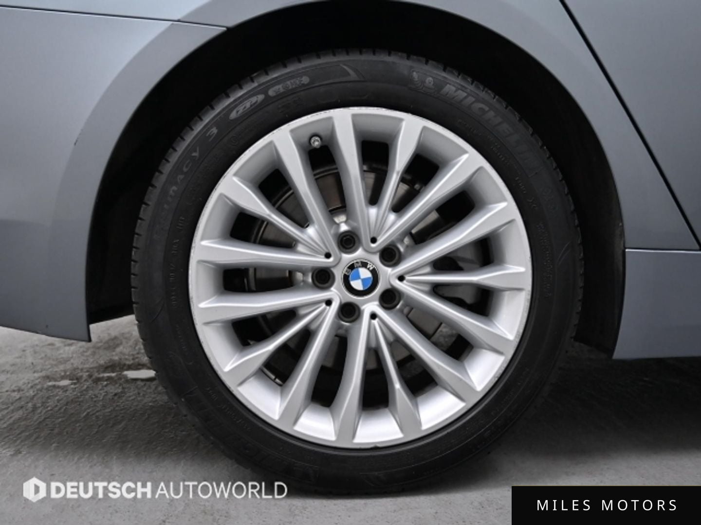 BMW 5 Series (G30) 2019 — миниатюра 5