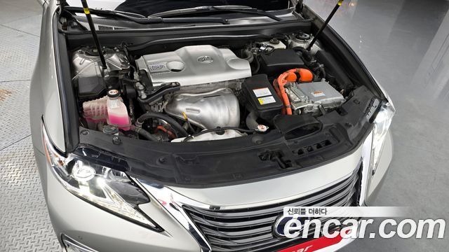 Лексус ES300h 2017 — миниатюра 6